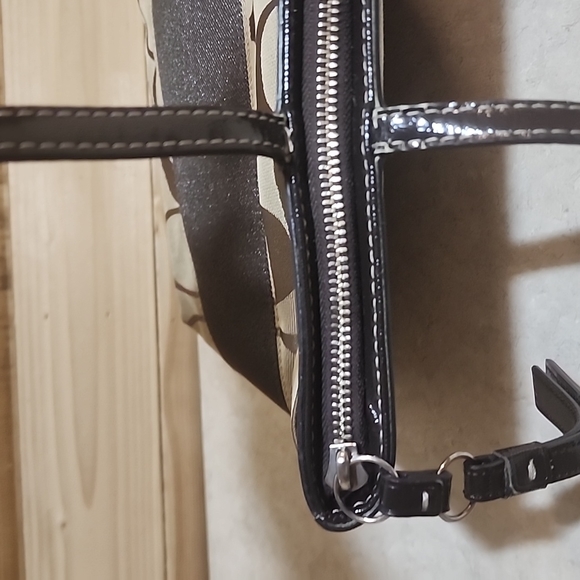 Coach Signature Stripe tote - Picture 6 of 11